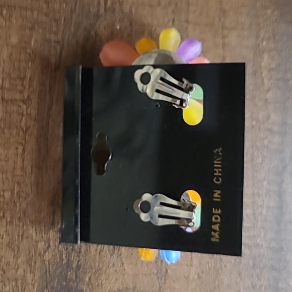 VINTAGE Colorful Cluster Clip Earrings - Picture 2 of 2